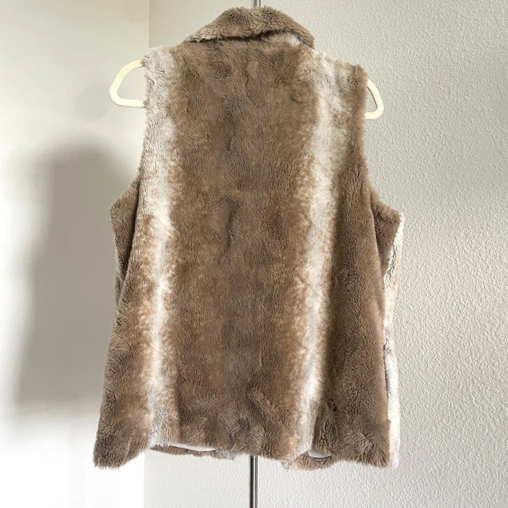 Chicos Faux Fur Vest Tan Beige Open Front Collared Plush Fall Autumn Classy Sz 1 - Picture 7 of 9
